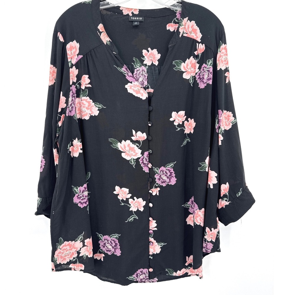 Torrid Womens Blouse Size 2 Black Floral Roll-Tab Sleeve Button-Front Cottage